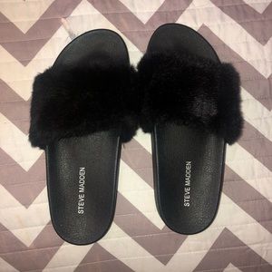 Steve Madden fluffy slides